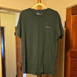 Columbia Men's Green T-Shirt